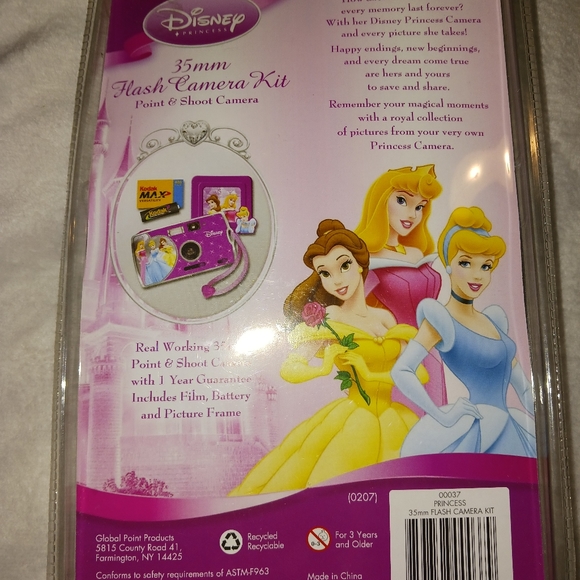 NWT! Disney Princess Kodak Camera with film - Picture 9 of 11